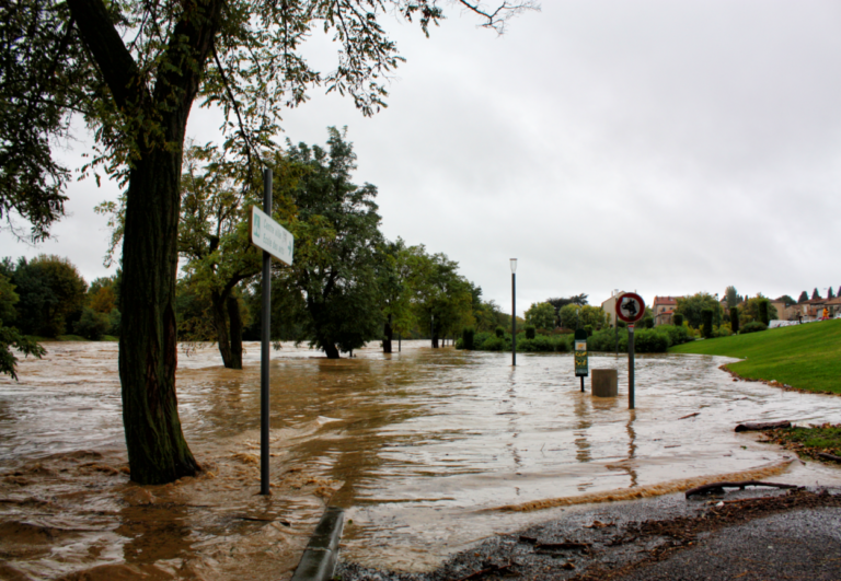 Inondations dans l’Aude en octobre 2018 : le système d’alerte de Météo France est-il efficace ?