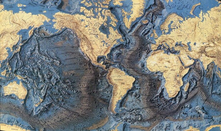 Carte des fonds marins mettant en evidence les dorsales oceaniques