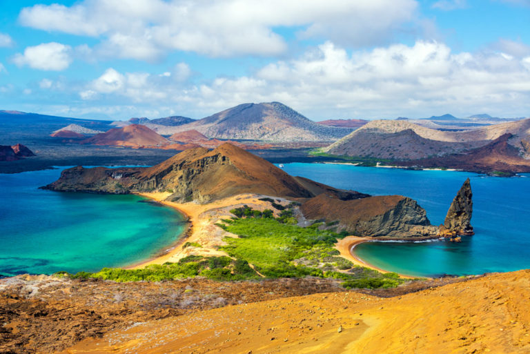 Vue depuis l’île Barthélémy, îles Galápagos.