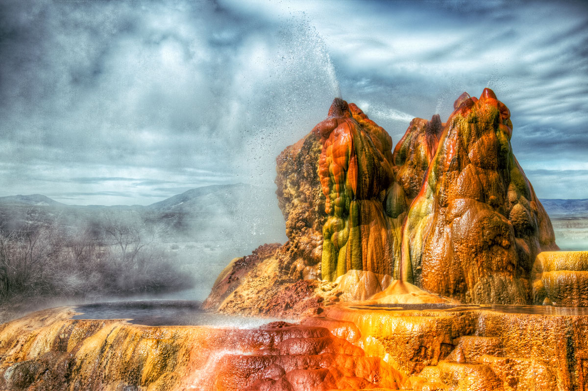 Fly Geyser un Geyser Artificiel L'Odyssée de la Terre