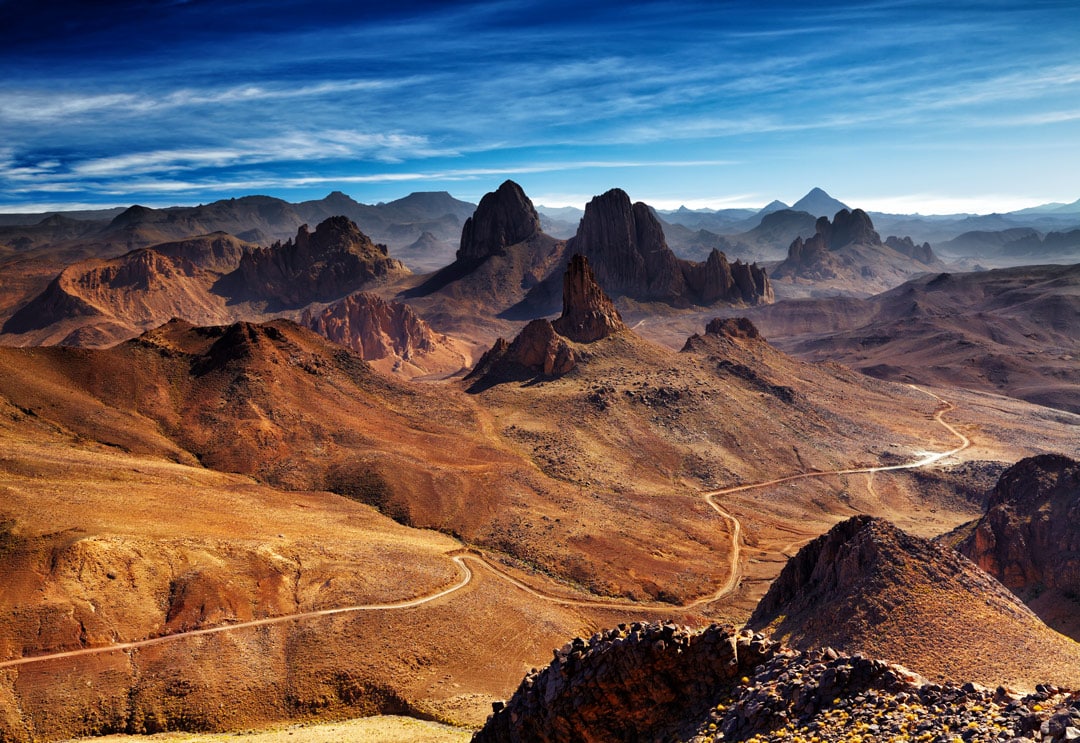 Le désert du Hoggar est un désert rocailleux et montagneux.