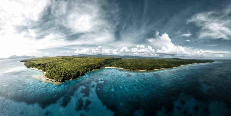Iles du Vanuatu, archipel aux 83 volcans.