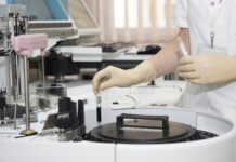 One Health : Quand la Santé humaine, Animale et Environnementale ne Font Plus Qu’Une Laboratoire
